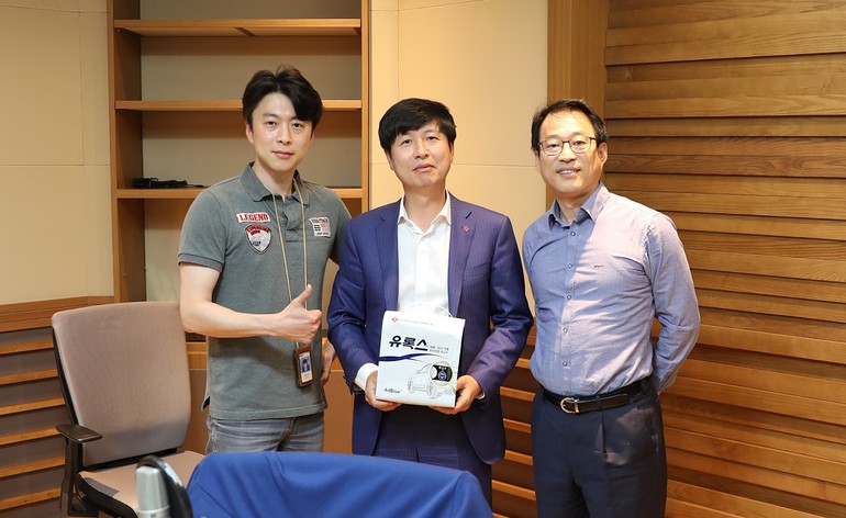 (왼쪽부터) 김나진 아나운서, 윤희용 상무, 권용주 자동차 전문기자