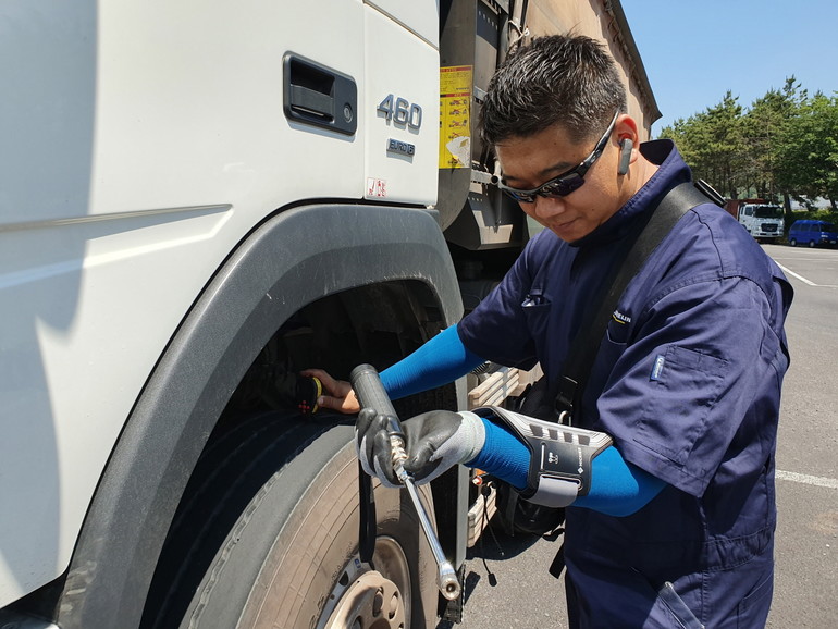 미쉐린코리아가 상용차 운전자를 위해 트럭, 버스용 타이어 관리 팁 4가지를 공개했다.