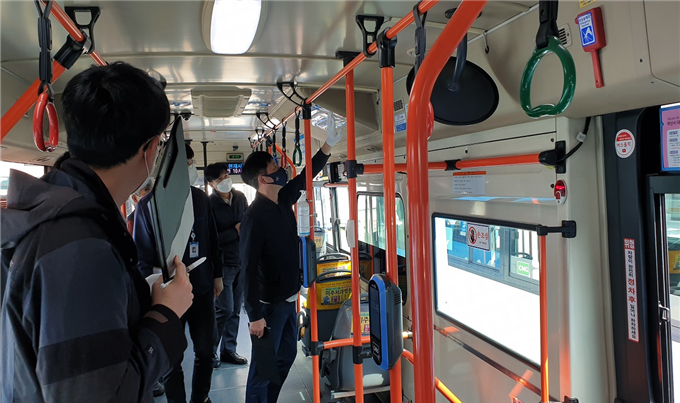 부산시는 지난 21일, 시내버스 안전점검을 실시했다.