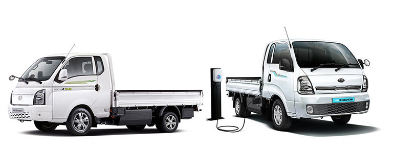 (좌측부터) 현대자동차의 1톤 전기트럭 포터2 일렉트릭, 기아의 봉고3 EV.