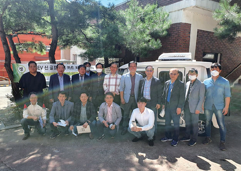 냉난방캐빈형 e-골프카트 시작차 품평회 기술자, 참여사 대표.