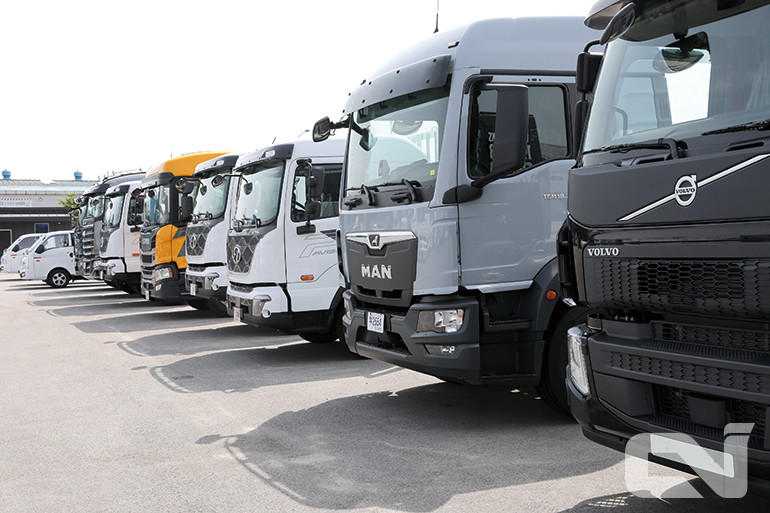 국내 화물차 시장은 할부 구매 비율이 압도적으로 높은 가운데, 최근 들어 화물차 대출금리가 급격히 오르자 화물차 시장에 찬바람이 불 것이란 우려의 목소리가 나온다.