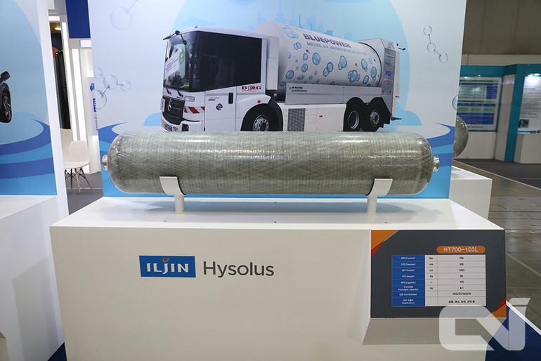 중형 상용차용 4.1kg급 연료탱크는 103ℓ의 수소를 저장한다.