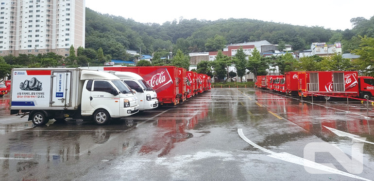 앨리슨트랜스미션코리아는 지난 8월 한 달 동안 코카콜라음료의 전국 물류센터 28곳에서 100여 대의 오토트럭을 대상으로 무상점검 서비스를 진행했다.