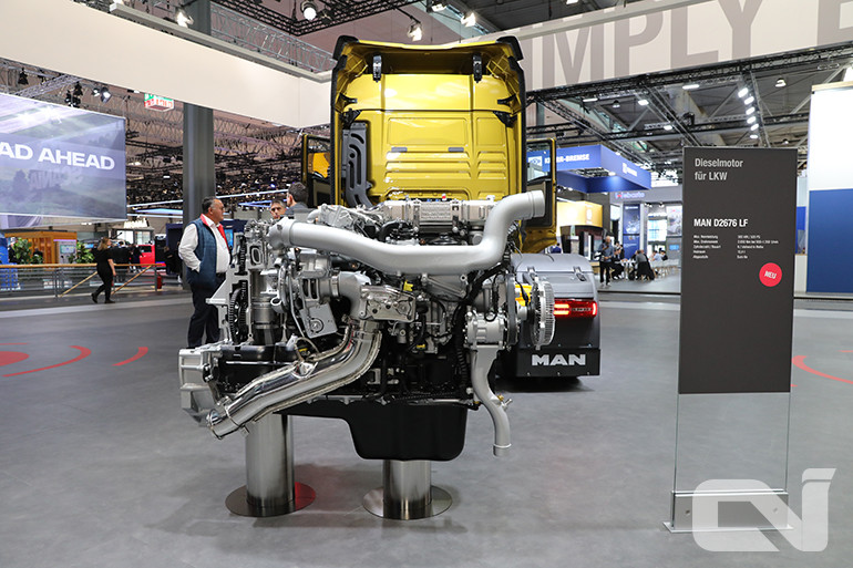유로6E 규제를 충족하는 배기량 12.4ℓ 신형 D26 엔진은 기존보다 출력이 10마력 향상됐으며, 연비는 3% 개선됐다.