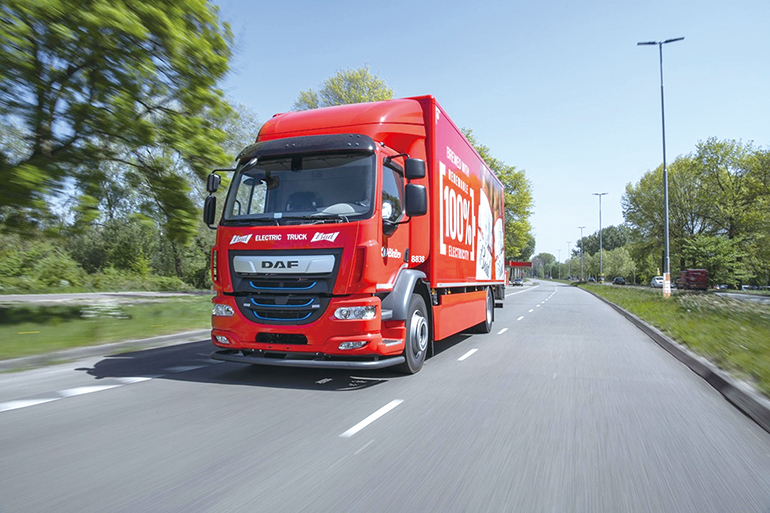 네덜란드 상용차 브랜드 다프(DAF)가 전기트럭 'LF일렉트릭'을 물류 서비스 기업 나부르스(Nabuurs)에 인도했다.