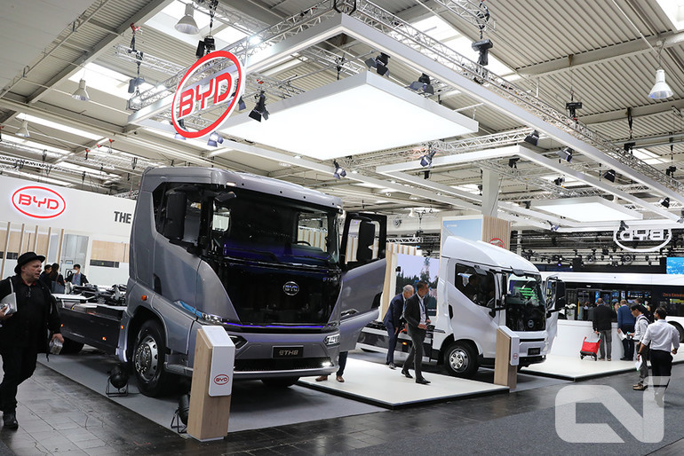 비야디는 IAA 2022에서 유럽 시장 진출용 전기트럭 2종(ETM6, ETH8)을 공개했다. 