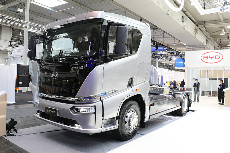 총중량 19톤급 ETH8는 중단거리 물류 배송 및 폐기물 수집에 적합한 전기트럭이다.