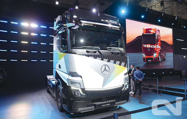 메르세데스-벤츠트럭의 'e악트로스 롱홀'의 모습.