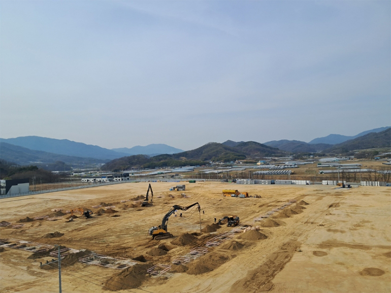 경상북도 최초 전기버스 완성차 공장이 지난 3월 착공에 들어갔다.