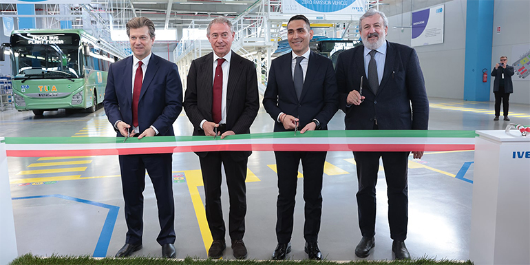 이탈리아 이베코 그룹(Iveco Group, 이하 이베코)이 이탈리아 남부 풀리아주 포자(Foggia) 지역에 수소연료전지 버스 공장을 준공하고, 제품 생산에 들어간다고 지난 19일 밝혔다.