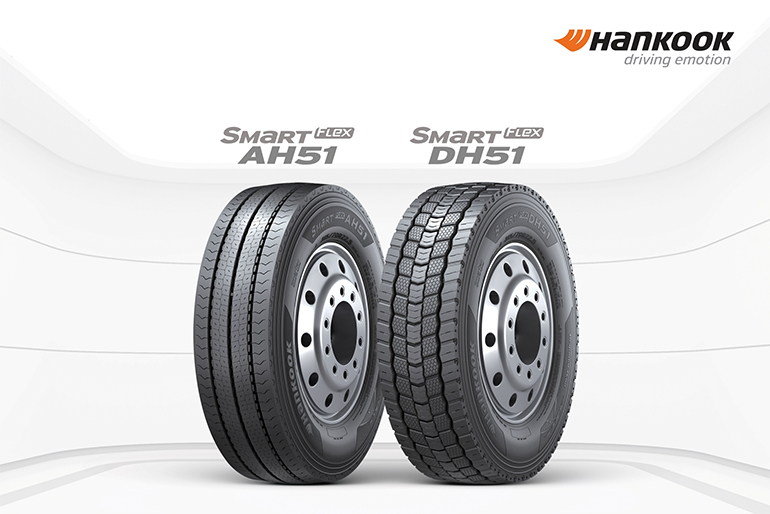 안전점검이 실시되는 행사장에 전시될 중대형 카고 트럭용 타이어 ‘스마트플렉스 AH51(SmartFlex AH51)’와 ‘스마트플렉스 DH51(SmartFlex DH51)’
