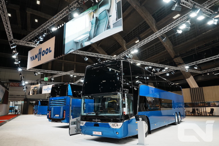 벨기에를 대표하는 반훌은 이날 내년 파리 올림픽에서 활용될 24m급 트램버스를 월드프리미어로 공개했다.