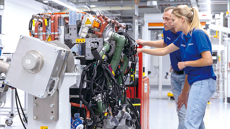 보쉬(Bosch)는 '실린터 직접분사시스템'이 장착괸 수소엔진 개발에 힘쓰고 있다.