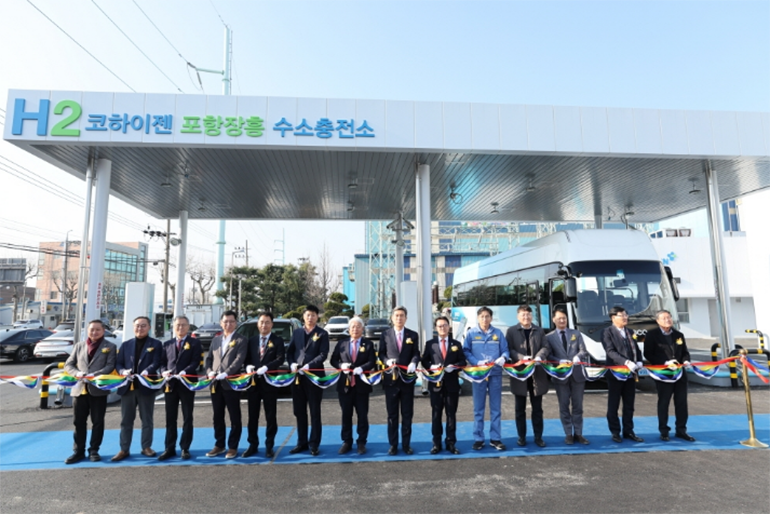 28일 경북 포항시에서 '코하이젠 포항장흥 수소충전소 준공식' 과 '수소 통근버스 전환 업무협약식'이 개최됐다.