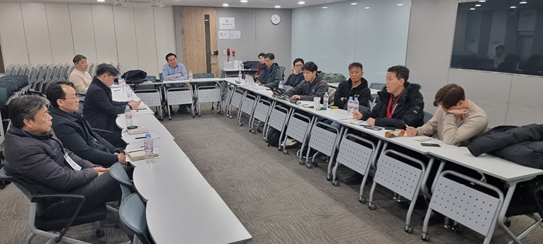 지난 23일 국산 초소형 전기차 제작사와 중국산 전기차 수업업체들이  서울 비즈센터에서 '대한민국 중소기업 전기자동차 방전협의회'를 출범시켰다.