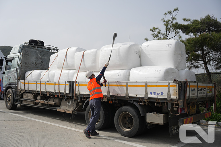 이날 진행된 발대식에서는 화물차 적재물 낙하방지를 위한 올바른 화물 적재방법 시연도 펼쳐졌다.
