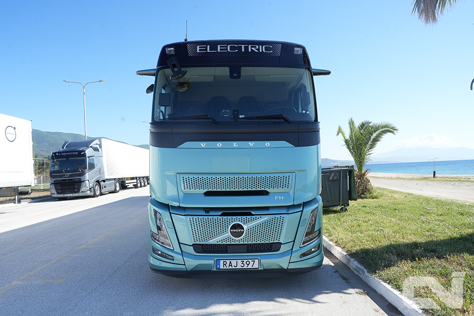 최고출력 490kW(약 666마력)와 1회 충전 항속거리 300km 의 FH 일렉트릭 에어로