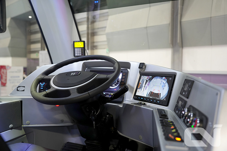 국내 최초의 양문형 전기 굴절버스인 'S-BRT'