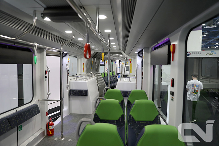 'S-BRT' 에는 최대 90명의 승객이 탑승할 수 있다.