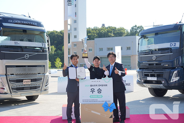 오프로드 부문 참가자 박상윤 씨는 처음 참가한 이번 대회에서 4.14km/ℓ의 연비를 기록하며 최종 우승을 거며오프로드 부문 참가자 박상윤 씨는 처음 참가한 이번 대회에서 4.14km/ℓ의 연비를 기록하며 최종 우승을 거머졌다.
