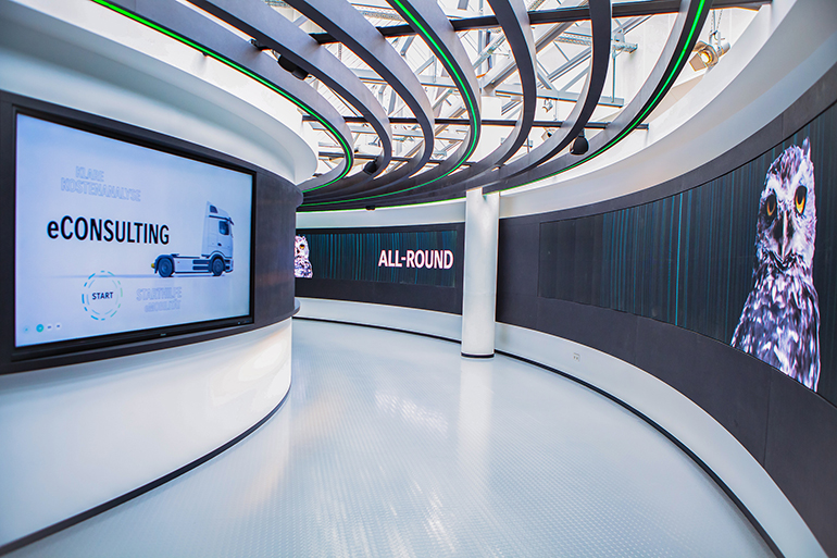 독일 벤츠 뷔르스 고객센터 소재의 e악트로스600 체험관