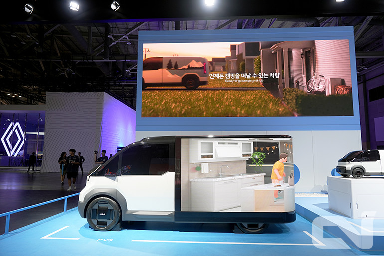 도심 인프라에 적합한 크기와 여유로운 공간으로 무장한 PV5