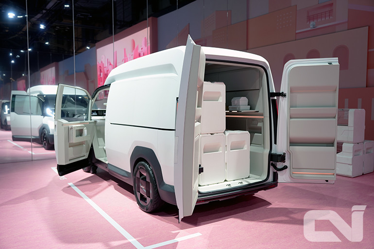 여러 비즈니스 분야에 최적화된 역할을 수행할 수 있는 PV5