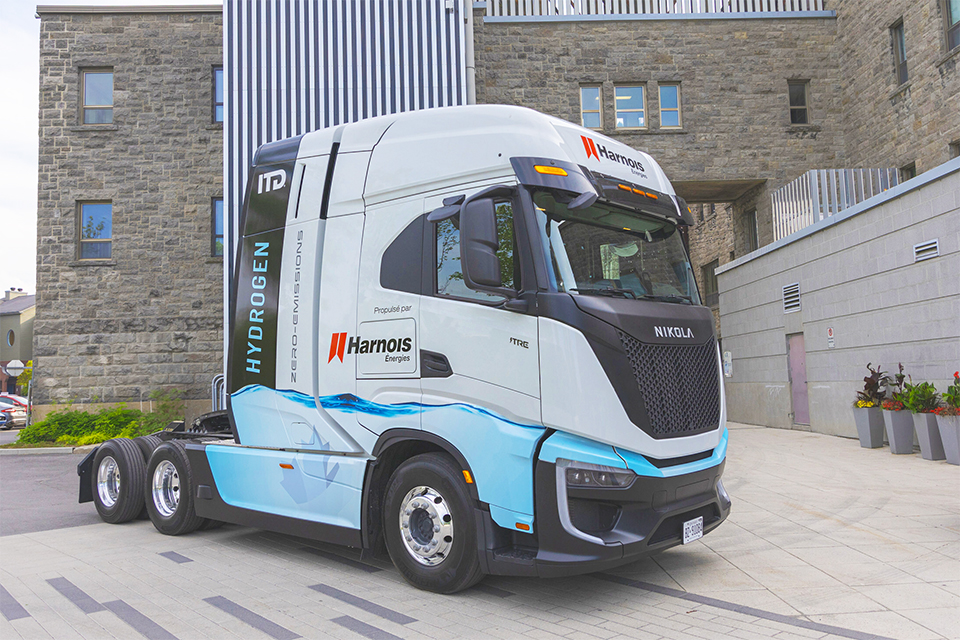 미국 니콜라에서 제작된 하르누아에네르기스의 수소연료트럭. 사진 : 하르누아에네르기스