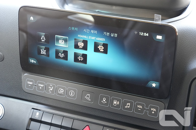 아록스의 인포테인먼트 시스템.