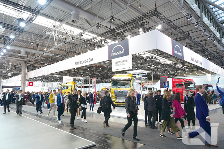 코로나19로 인해 문을 닫았던 IAA가 4년 만에 관람객을 맞이했다. 사진은 IAA 2022의 참관 모습. 