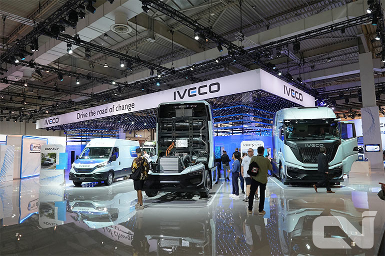 이베코는 '변화의 길(Road of Change)'이라는 슬로건을 가지고, 다양한 작업 환경에서 사용될 수 있는 무공해 솔루션을 내놨다.