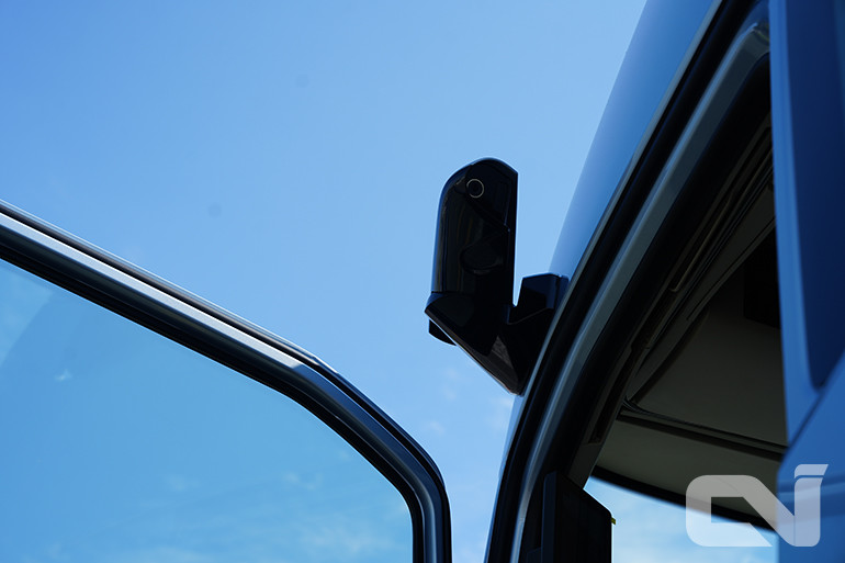 볼보 FH 에어로에 장착된 'CMS'의 모습