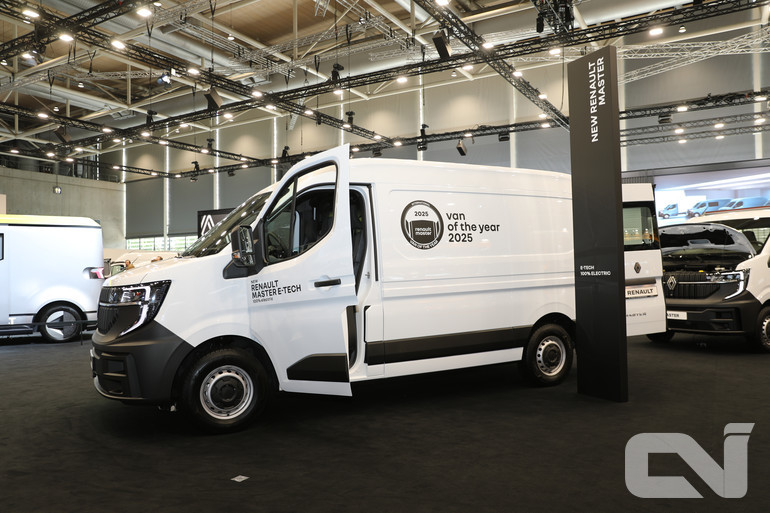 ‘올해의 밴 2025’를 수상한 르노 마스터(Master)밴