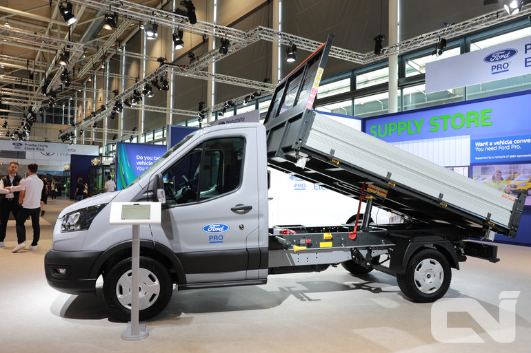 포드Pro의 세미 본넷 형식의 ‘트랜짓(Transit)’ 카고
