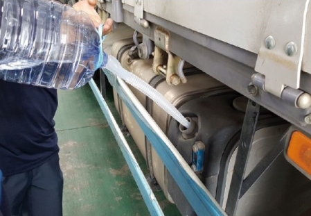 요소수는 디젤 엔진의 ‘선택적 환원촉매 장치(SCR)’에 투입돼 질소산화물(NOx) 분해를 돕는 촉매제다.