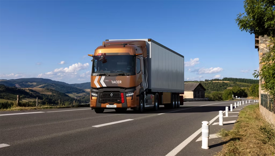 르노트럭 T 주행 모습.  (사진 : 볼보그룹)