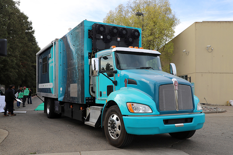 커민스 엑셀레라(Accerela)의 수소엔진트럭 'H2Rescue' 