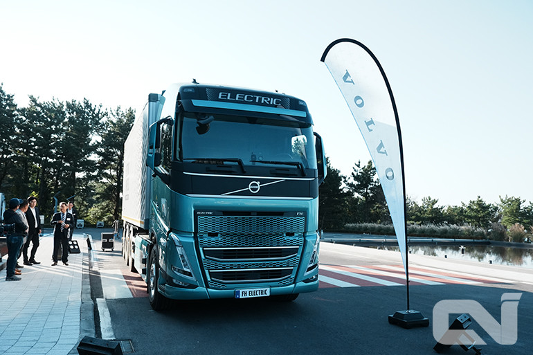 국내에 출시 예정인 볼보트럭의 대형 전기트럭 ‘FH 일렉트릭’
