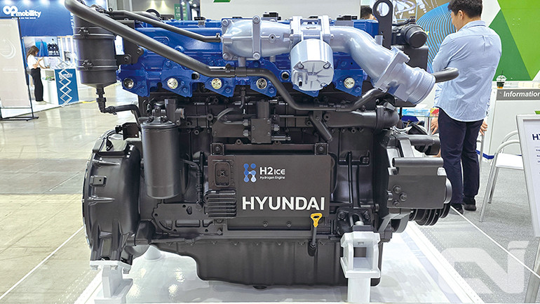 HD현대인프라코어 수소엔진 ‘HX12’