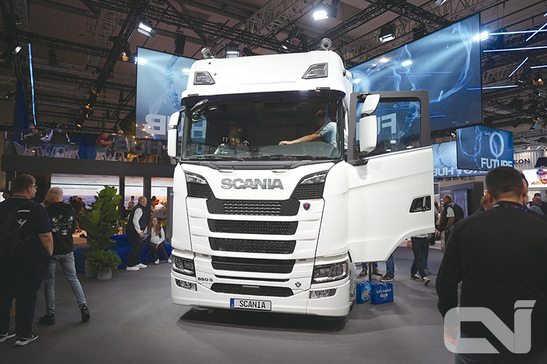 2022 IAA 당시만 하더라도 부스 구석에 배치됐던 디젤 트럭이 부스 전면에 재배치됐다. 스카니아의 660S 디젤 모델.
