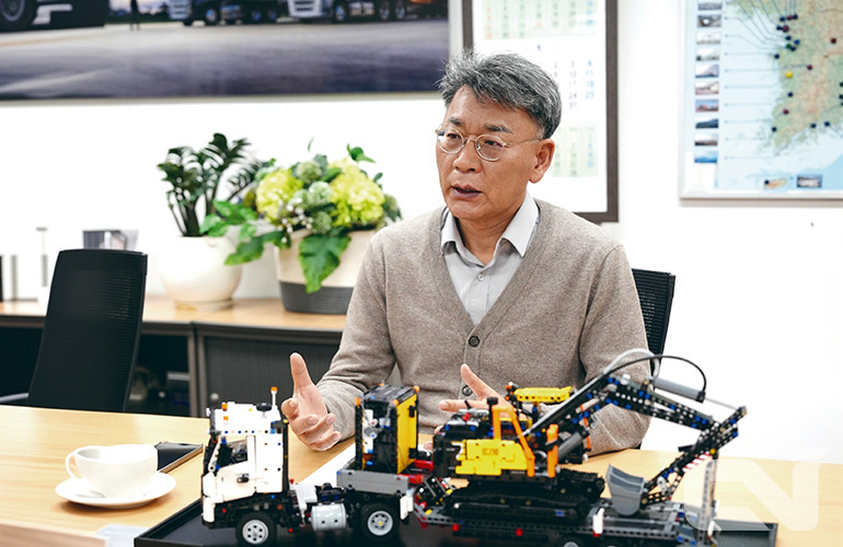 지난달 초 박강석 볼보트럭코리아 사장이 신년을 맞아 본지와의 파워 인터뷰를 진행, 올 한 해의 포부를 밝혔다.