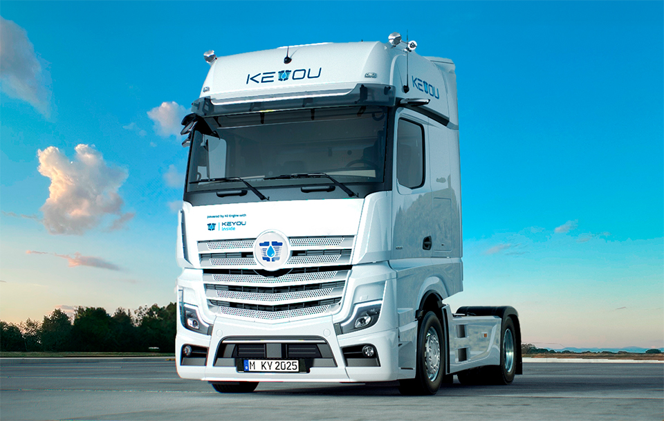 Keyou가 메르세데스-벤츠의 디젤차량인 악트로스 섀시를 수소트럭으로 재개조한 수소연소엔진(H2ICE) 트럭. (사진 : KEYOU)