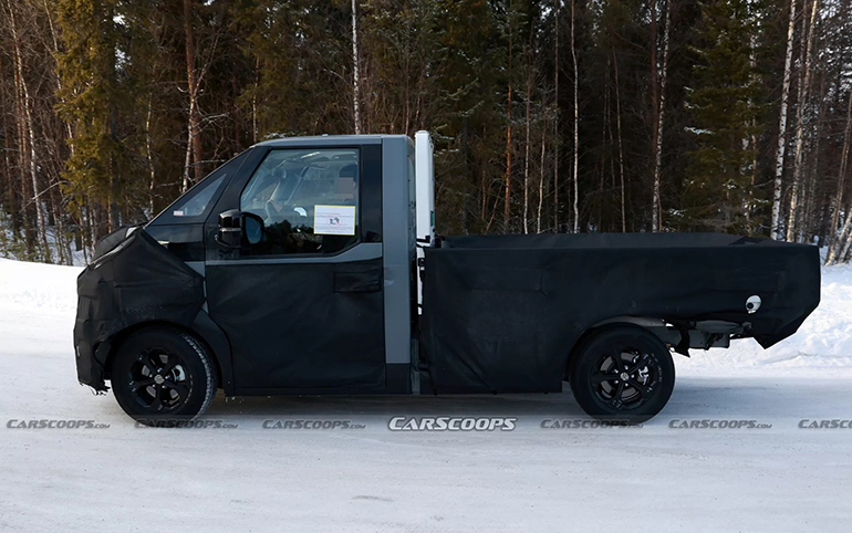디자인이 공개된 페신저나 카고 모델과 달리, 완전한 트럭 형태를 갖추고 있다. (사진 출처 : Carscoops)