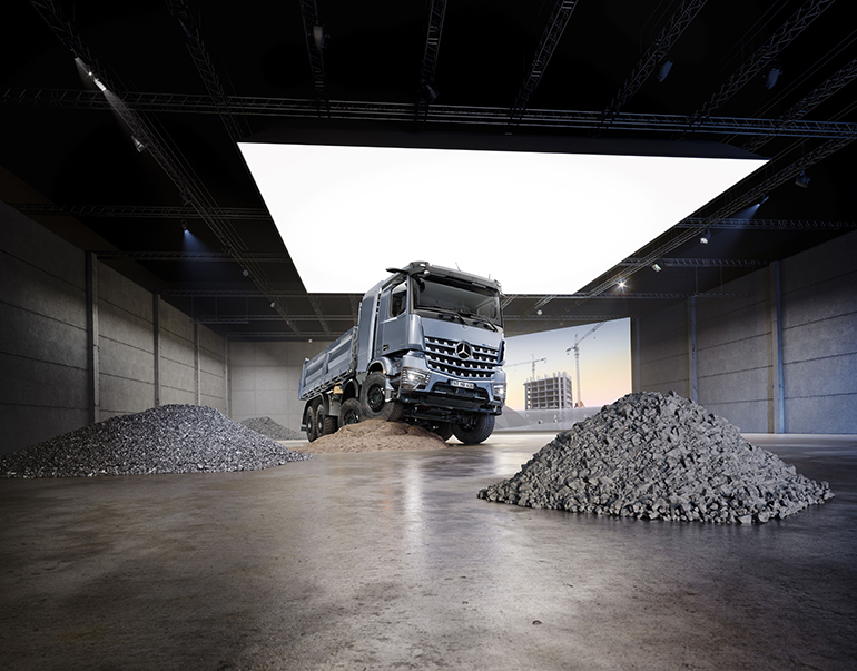 독일 '바우마 2025'에서 공개된 벤츠트럭의 'e악트로스 400'