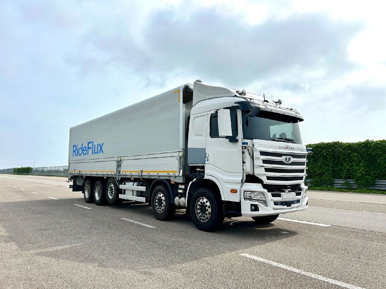 지난 1일 라이드플럭스가 국토교통부로부터 25t 대형화물트럭 자율주행 임시운행 허가를 획득했다.