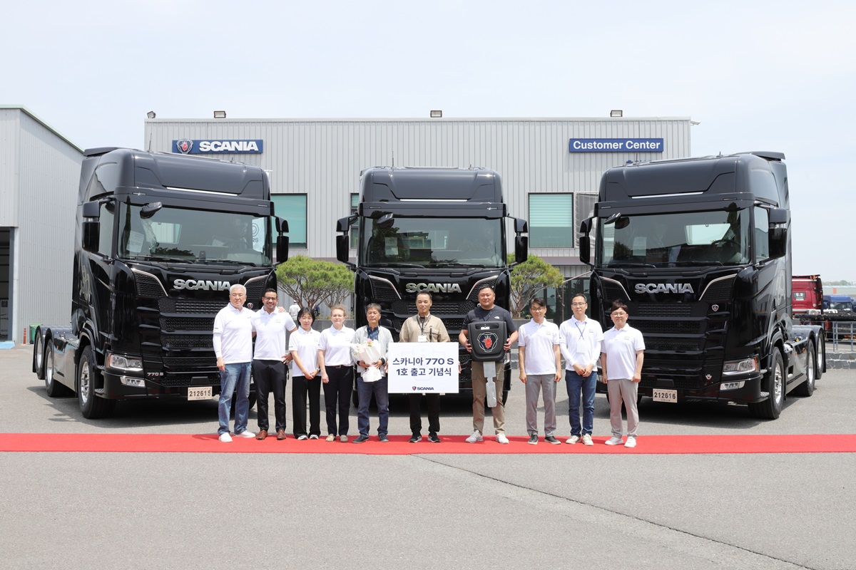 스카니아코리아가 최상위 모델인 '770S' 1호차량의 출고 기념식을 가졌다.