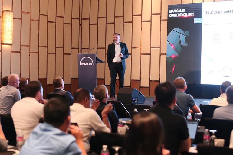 토마스 헤머리히(Thomas Hemmerich) 만트럭버스SE 수석 부사장의 모습.