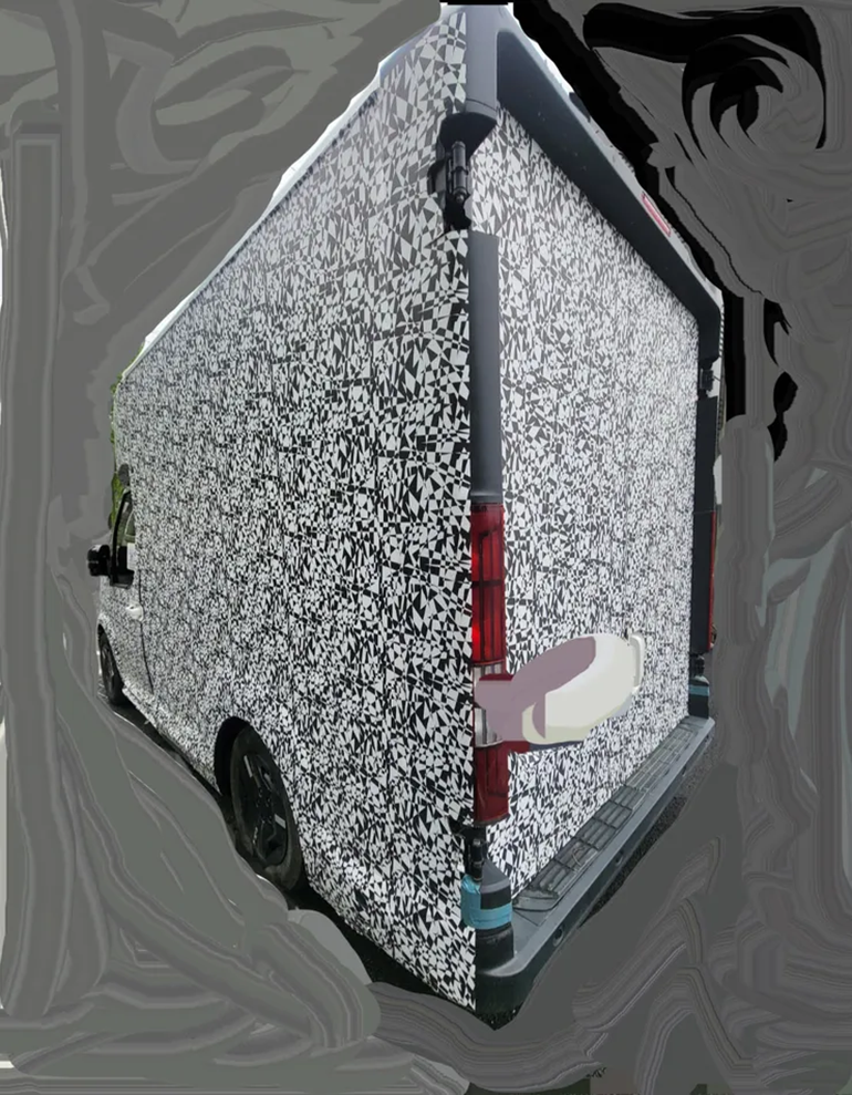 대형 냉동탑이 적용된 차체는 현대차 'ST1'과도 유사한 모습이다. 