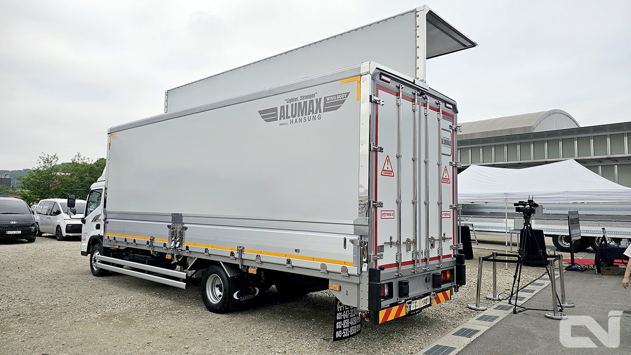 알루맥스 기술을 접목한 마이티 윙바디 트럭